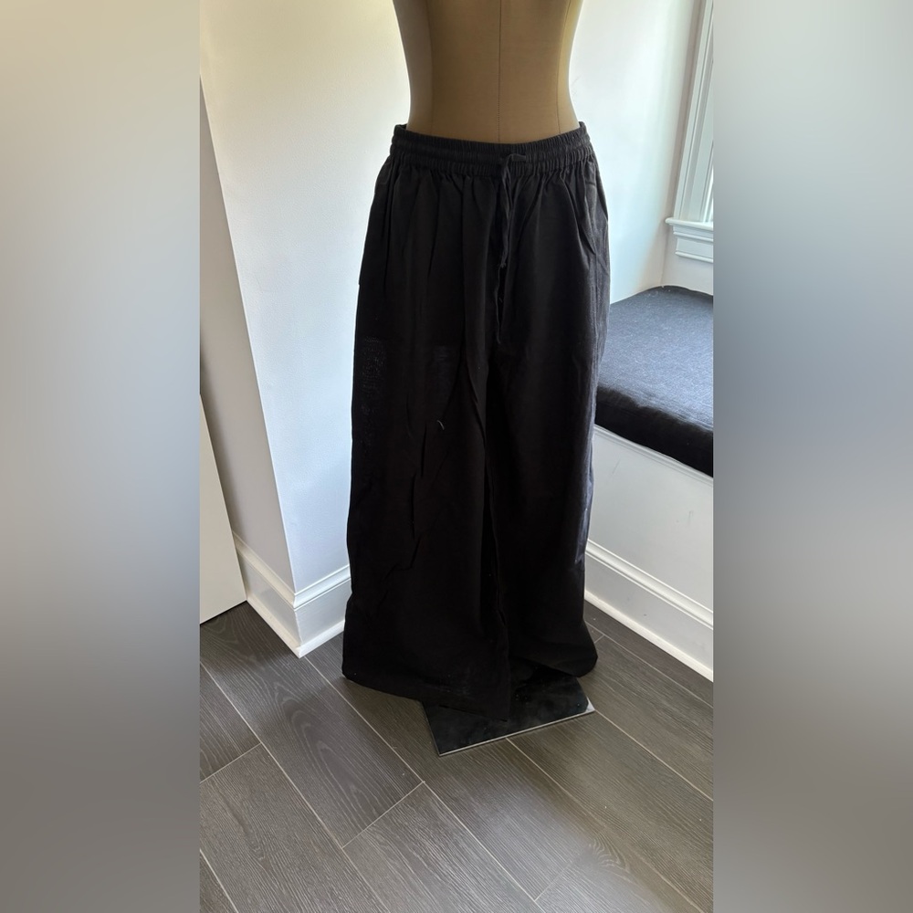 PrettyLittleThing Black Linen Pants with Relaxed Fit